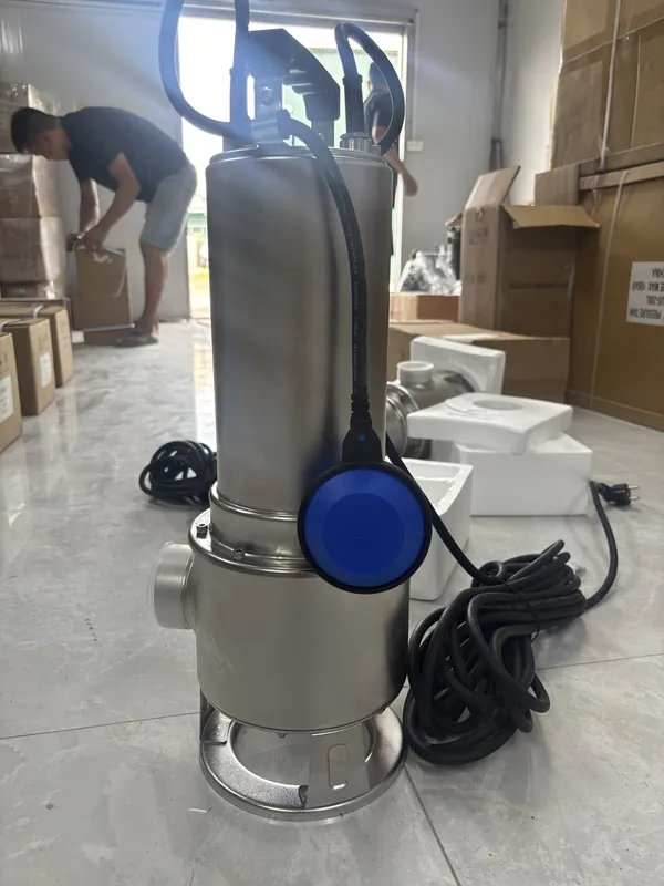 Bơm chìm thân inox hay thân nhựa: chọn loại nào